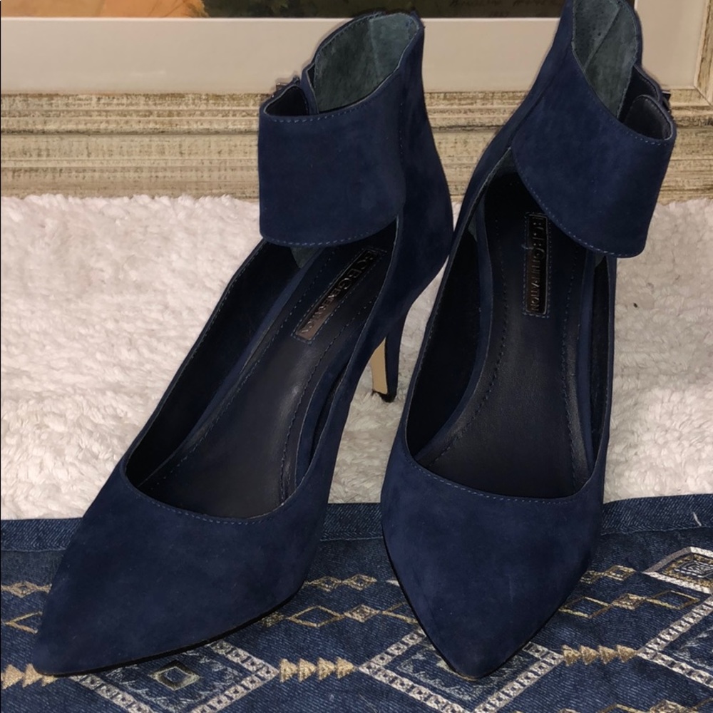 BCBG pumps